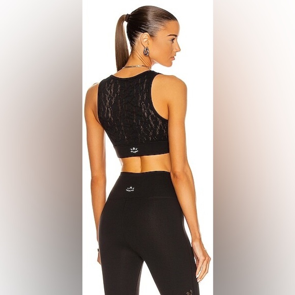 Beyond Yoga black Mesh It Up Sports Bra M - Picture 5 of 10